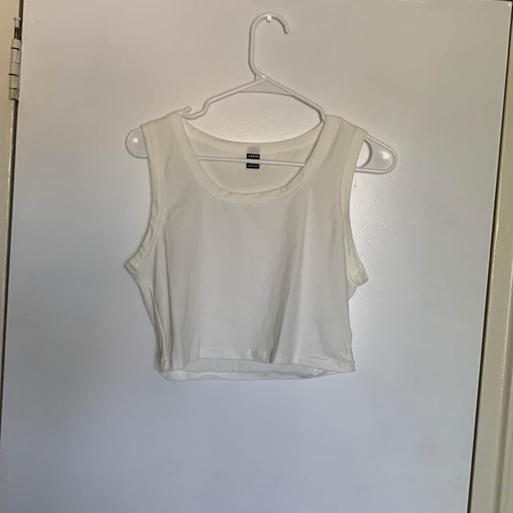 White short sleeve crop top